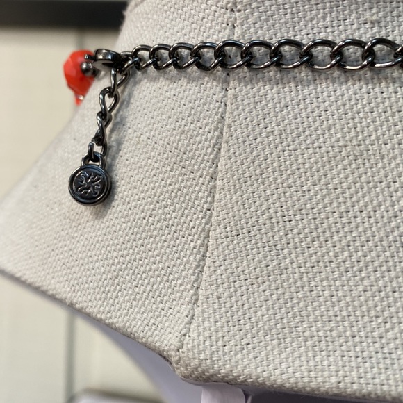 Beautiful orange faceted bead and rhinestone necklace - Picture 5 of 5